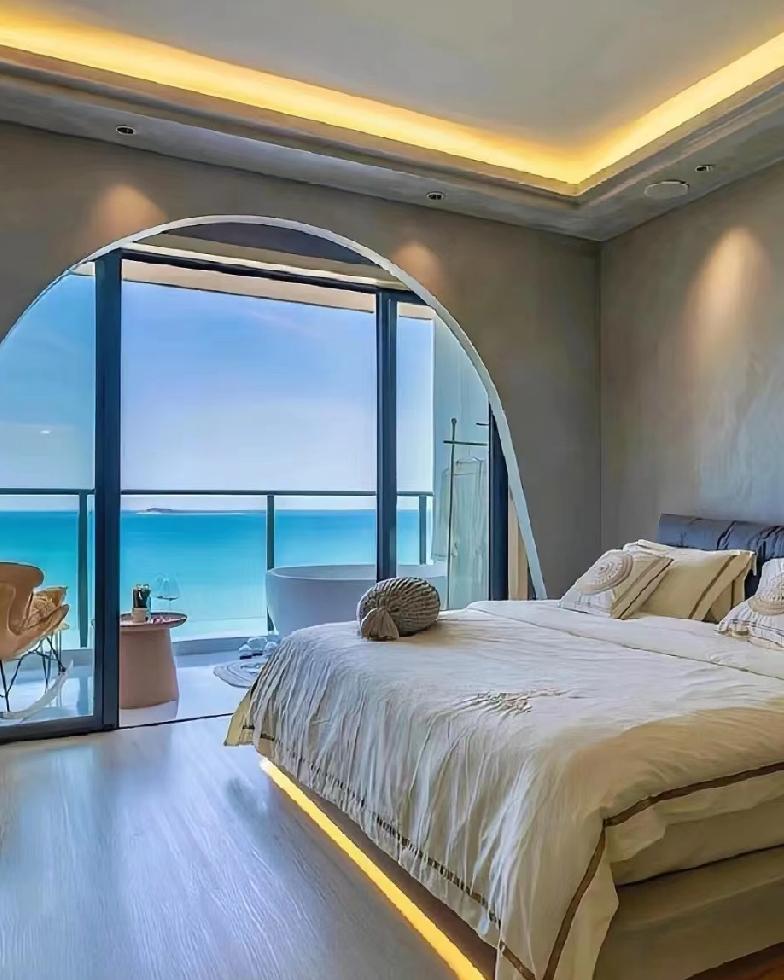 8499元订的民宿，说毁就毁，罚了35万还吊销执照。

今年春节前，有人去年12