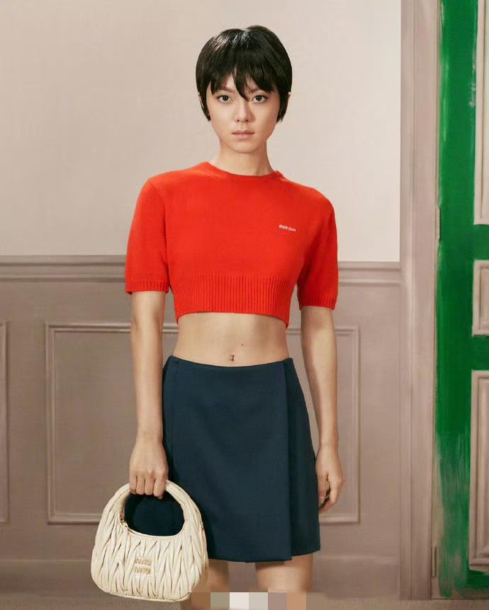 挺好一妹子，没啥每次都给她打扮的奇奇怪怪？[捂脸]这眼睛画成王鹤棣了。[笑哭]