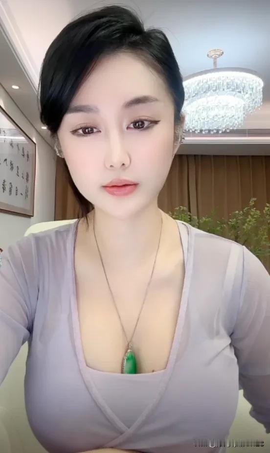 心疼就是爱
一个人再好，对你不好，没有用。
一个人再富有，心里没你，没有用。
真