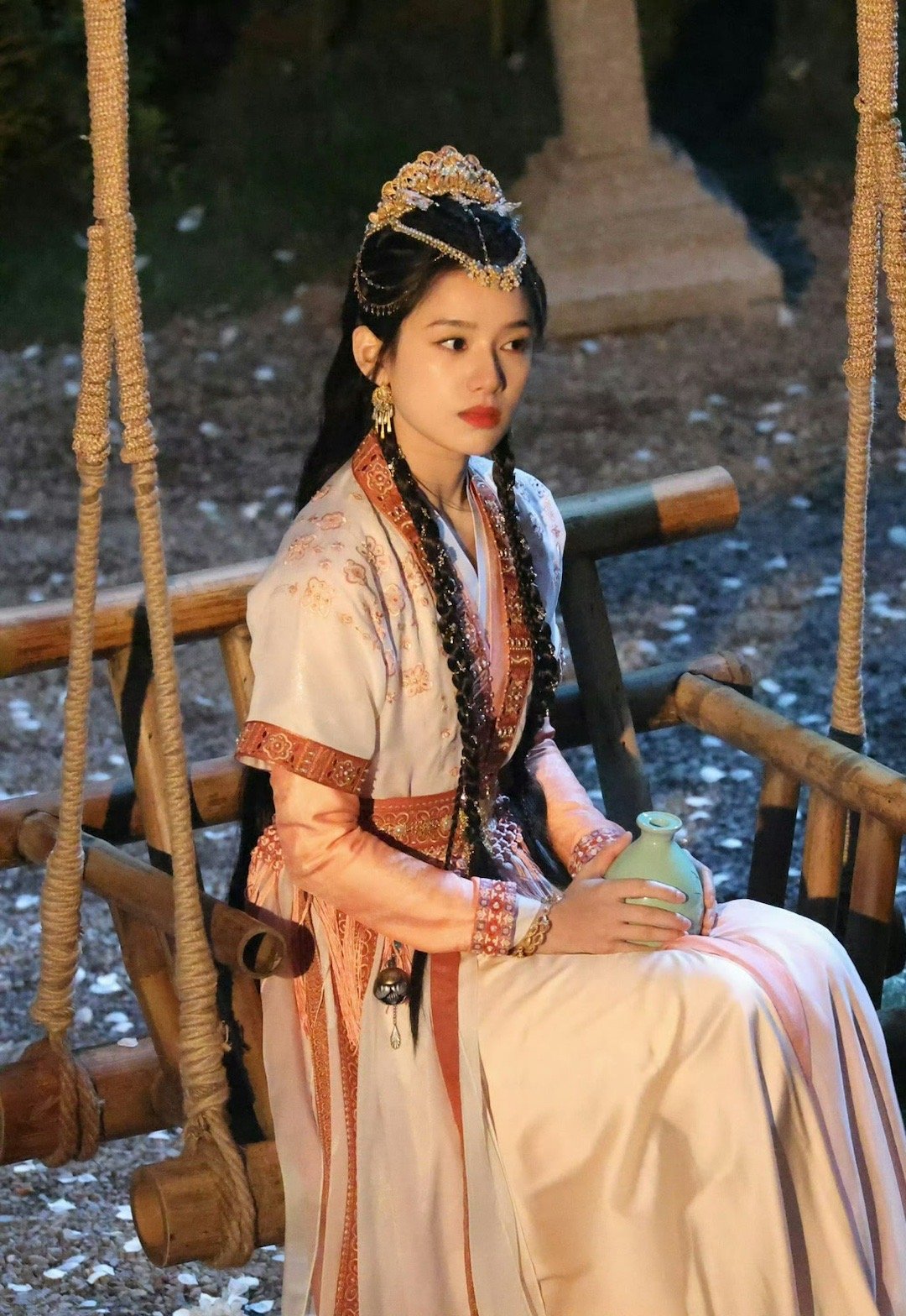 张婧仪缇兰公主生图 张婧仪缇兰公主生图太美了[哇] 