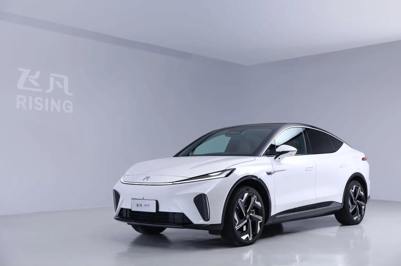 #中大型SUV应该怎么选#它可能是20万内唯一的纯电中大型轿跑SUV，关键才18