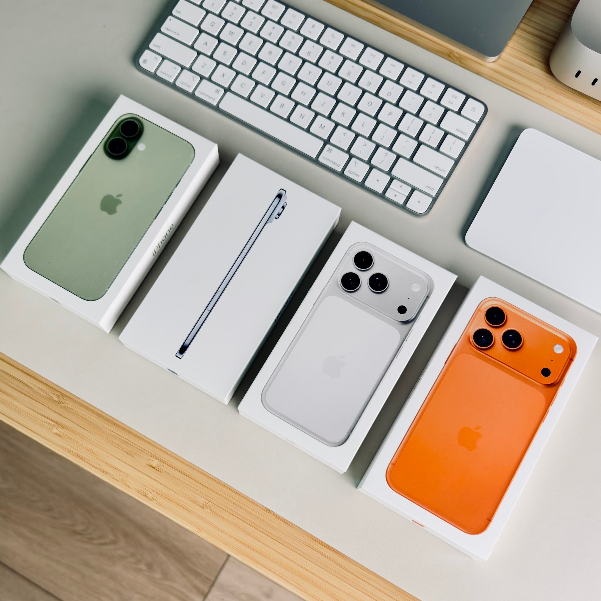 iPhone Air 的包装真好看……iPhone Pro 系列啥时候能回归黑色