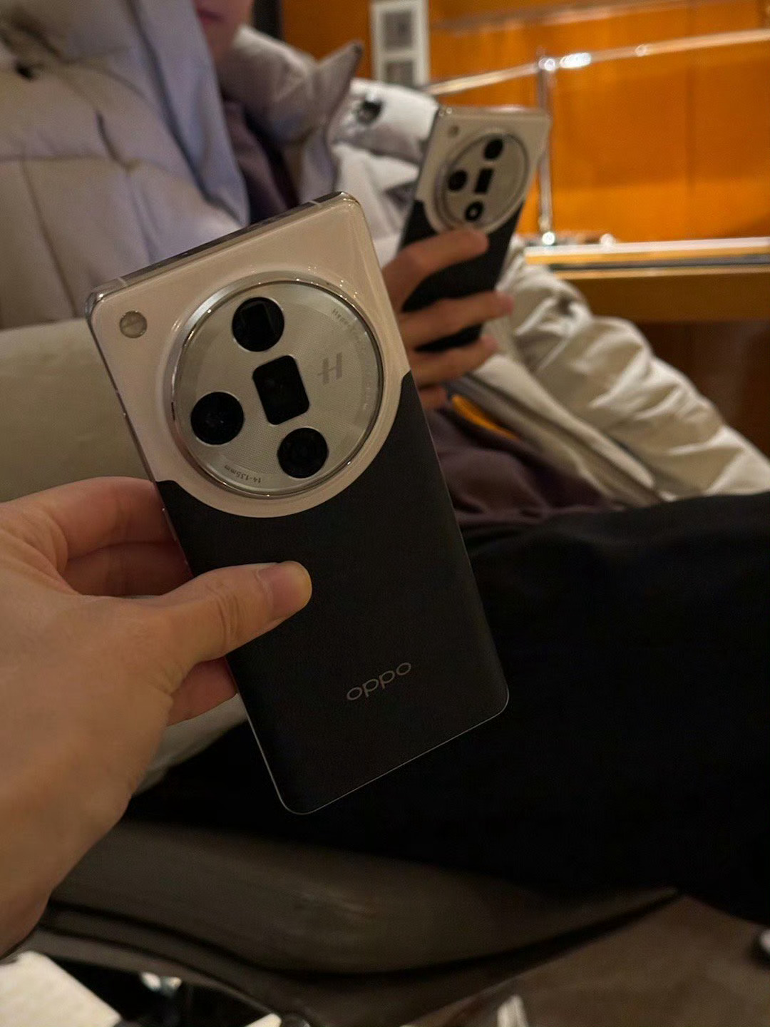 最近在用OPPO Find X7 Ultra，发现这台机器双长焦还挺适合媒体老师