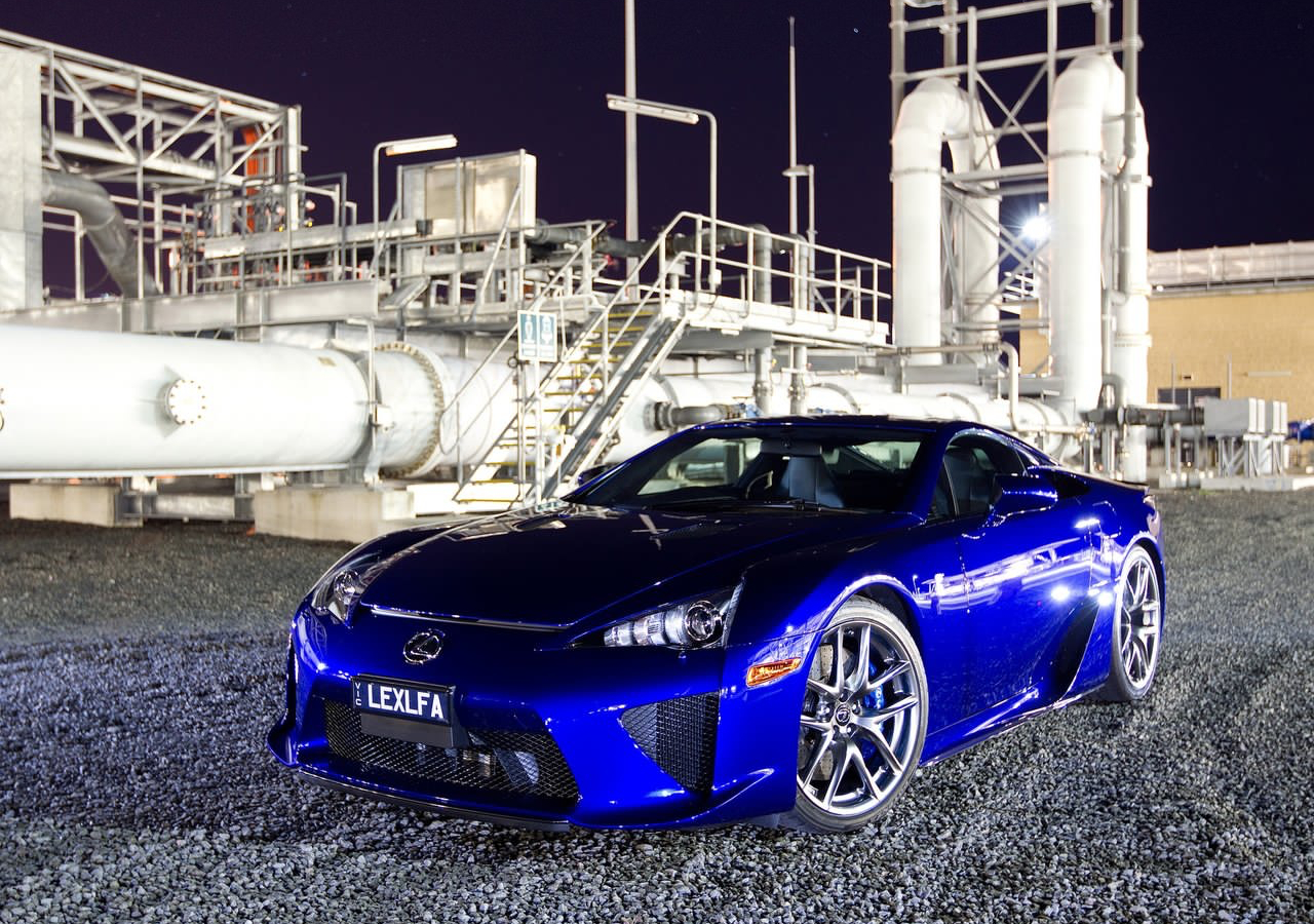 雷克萨斯lfa   2011 雷克萨斯 LFA，日系传奇限量碳纤维超跑。LFA是