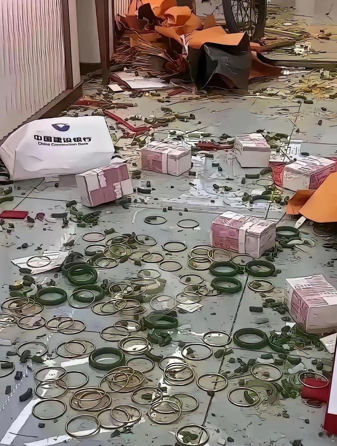 如果是你在，你会选择拿东西还是拿钱 