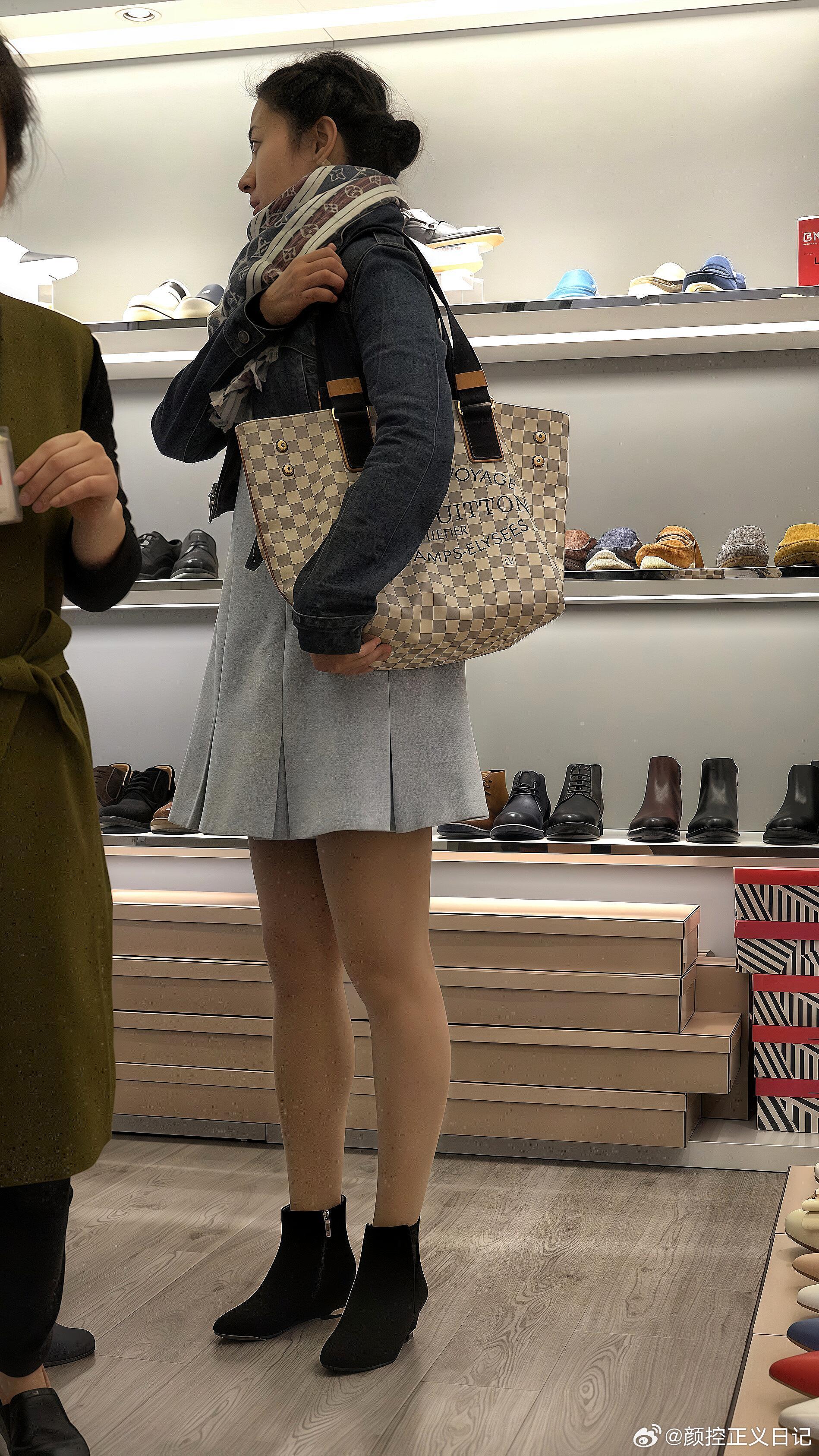 顶级街拍购物街拍美女绘梦长廊