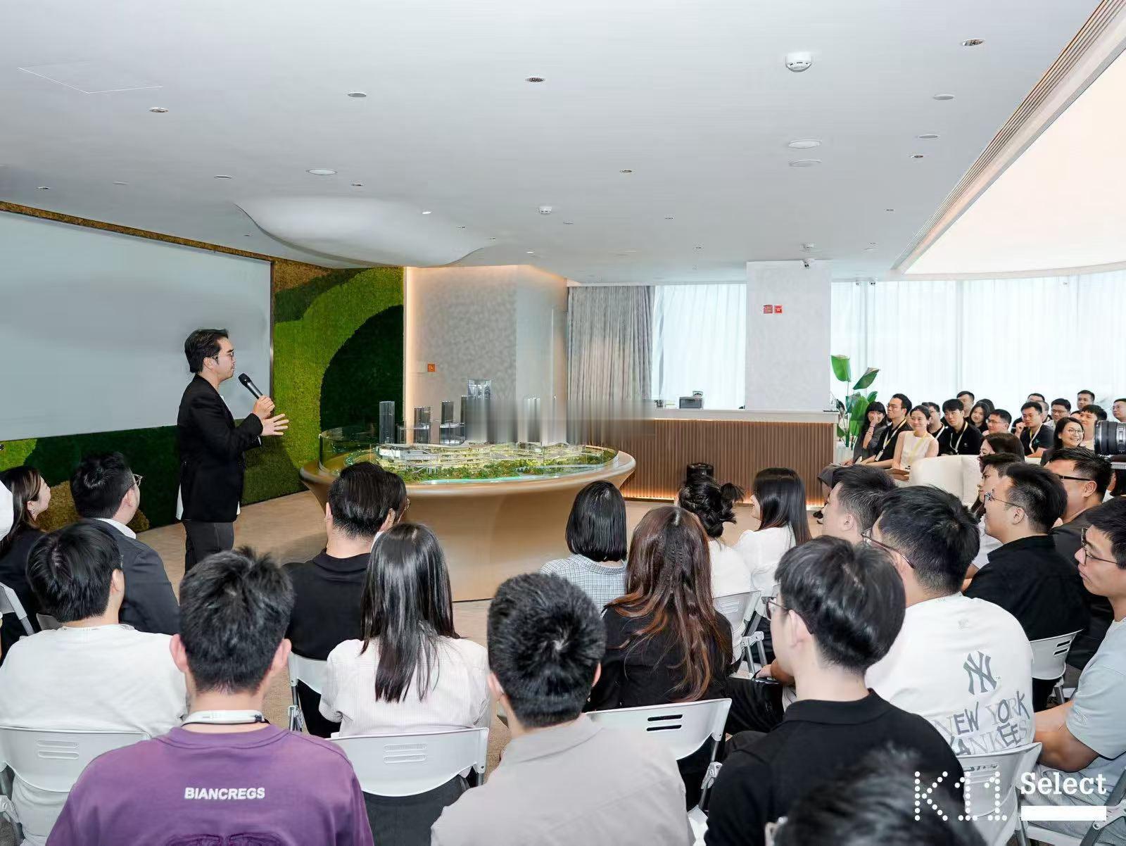 郑志刚来厦门项目给大家鼓舞来了厦门·K11 Select购物艺术中心