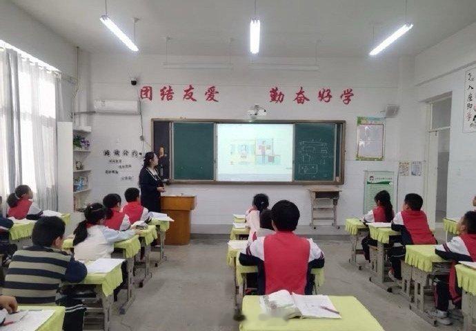 田栩宁粉丝捐赠音乐教室返图，好，