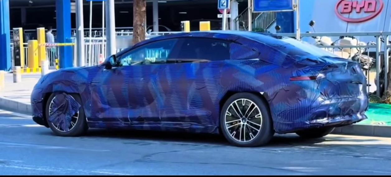 腾势Z7？终归还得是靠原创设计和技术才能赢得尊重，否则就是卖爆了，也没啥让人期待