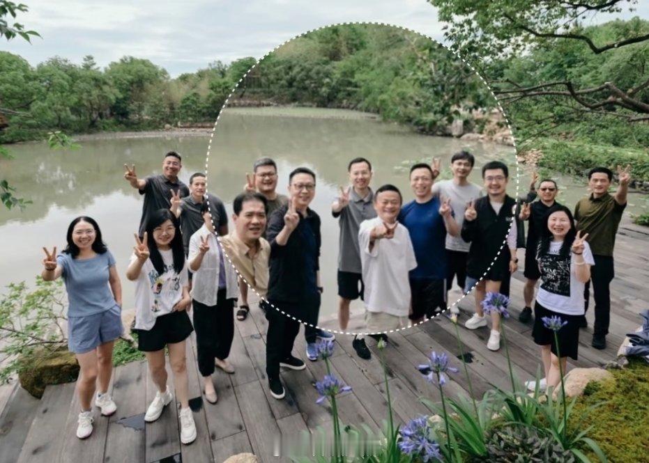 马云带队插秧，阿里首席科学家周靖人也在，力破离职传闻。 