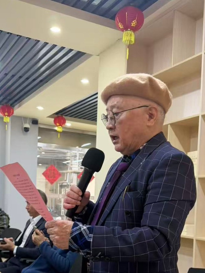 金句分享：时代奔涌向前，我自心定如山。在不确定中，做确定的事；在意义模糊的年代，