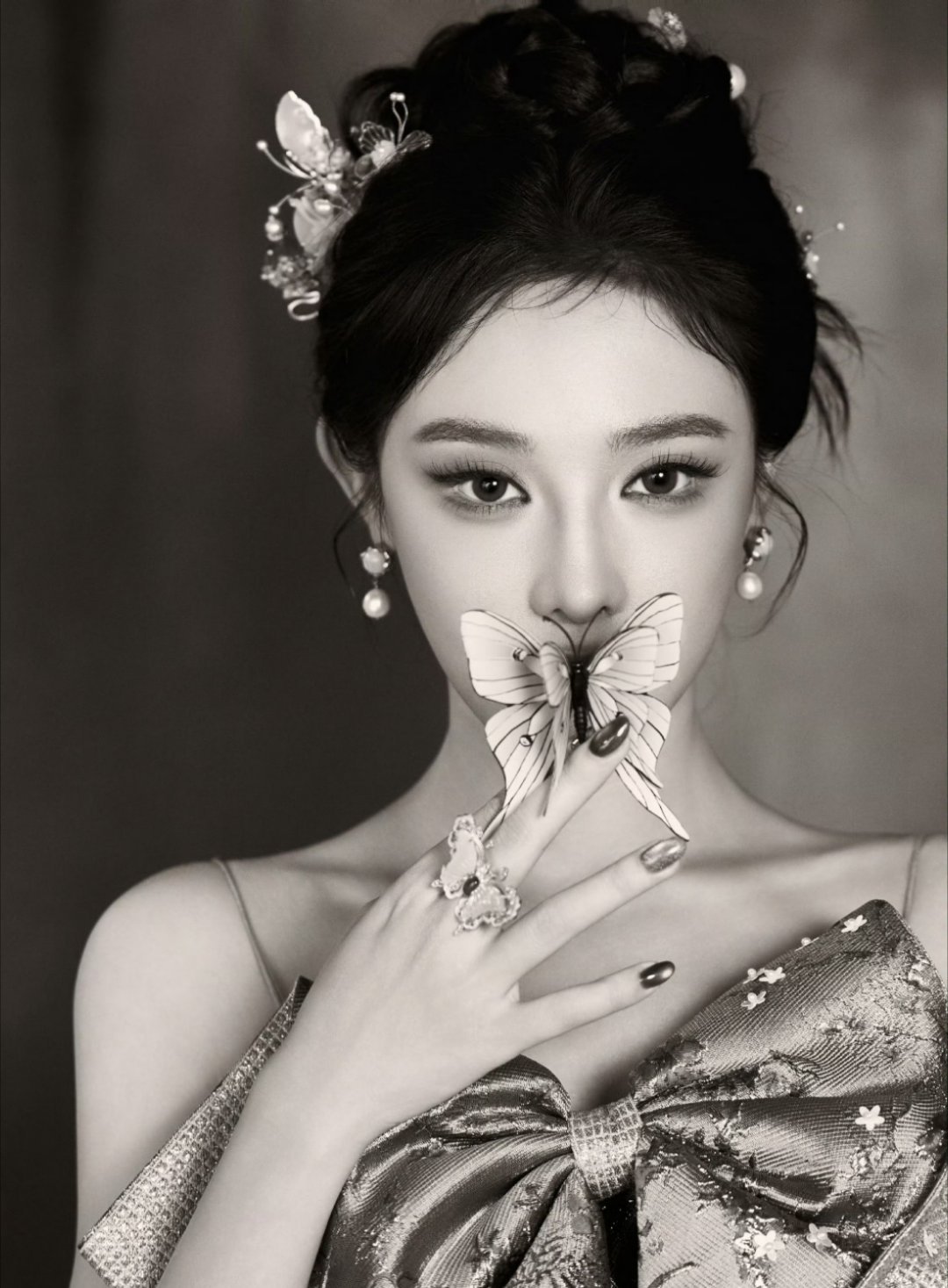 彭小苒更新频率我爽了，保持住苒子🫶 辛苦啦～要好好休息[么么哒] ​​​