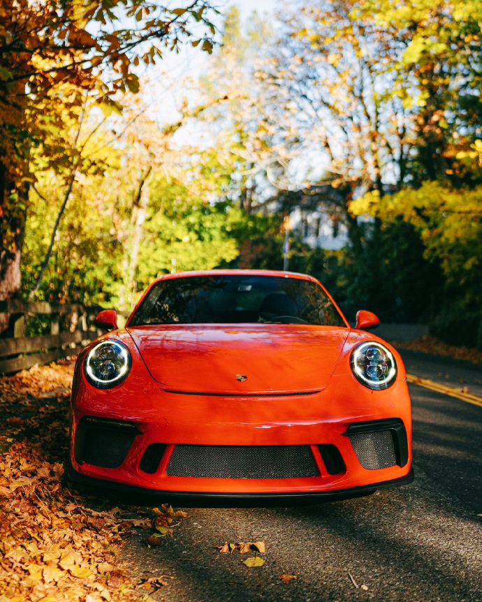 Porsche GT3 touring。 