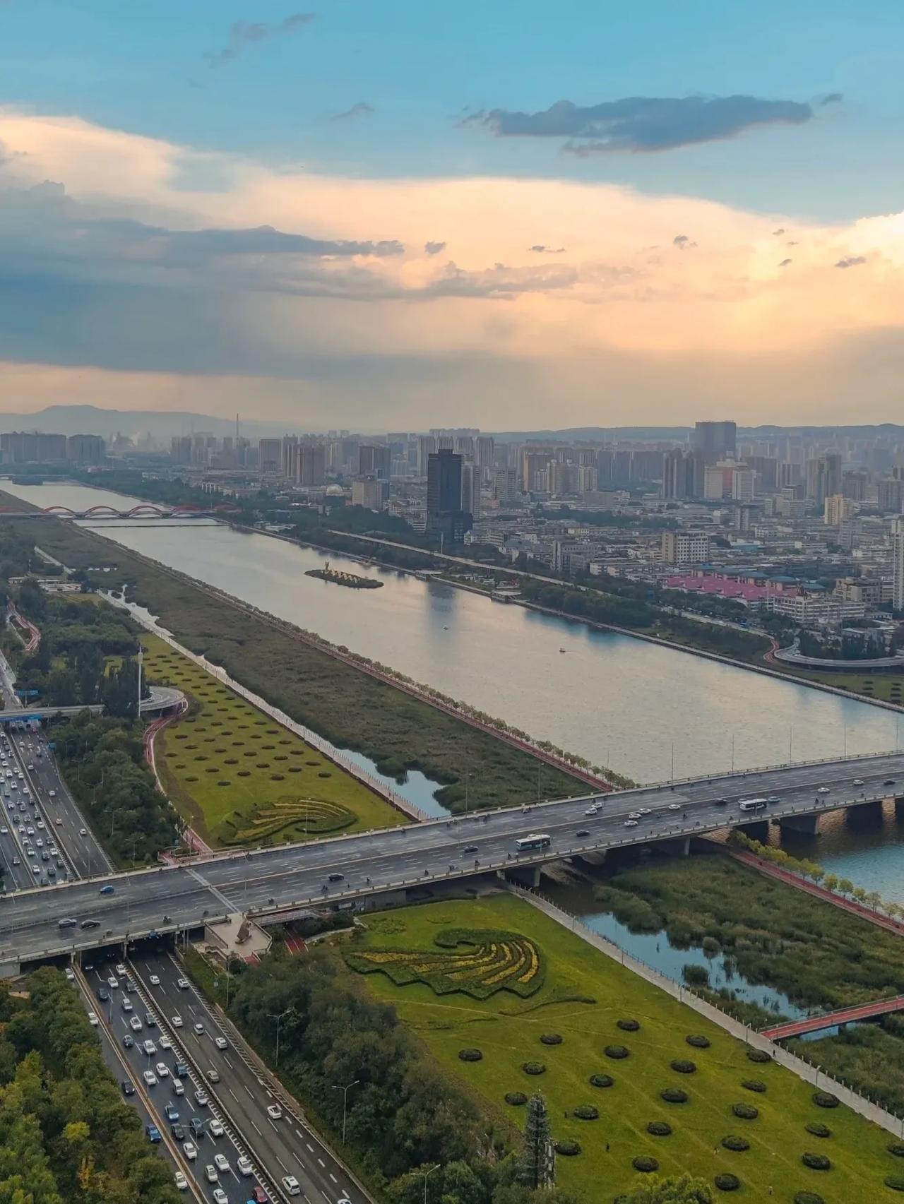 山西最委屈的城市——太原！三面环山，一河中分，地势平坦的山西省首府太原，以其出色