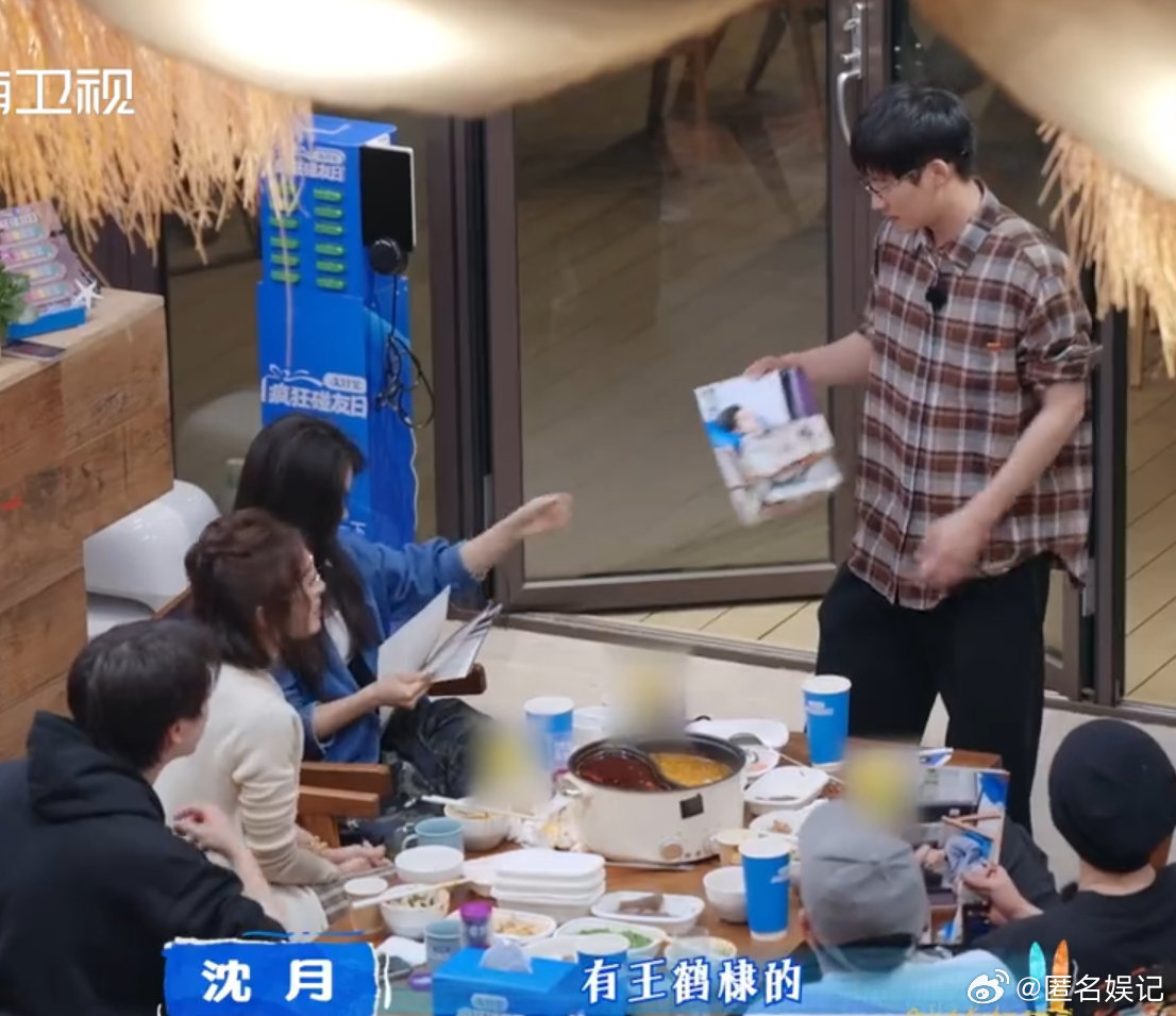 王鹤棣的睡颜帅气满分亲爱的客栈 安稳熟睡的模样，沉稳帅气感扑面而来 
