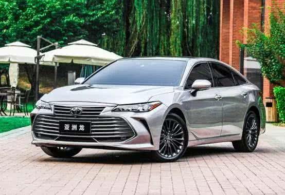 华尔街预测，2030年比亚迪将成为全球第一车企。
如果真这样的话，那么比亚迪就必