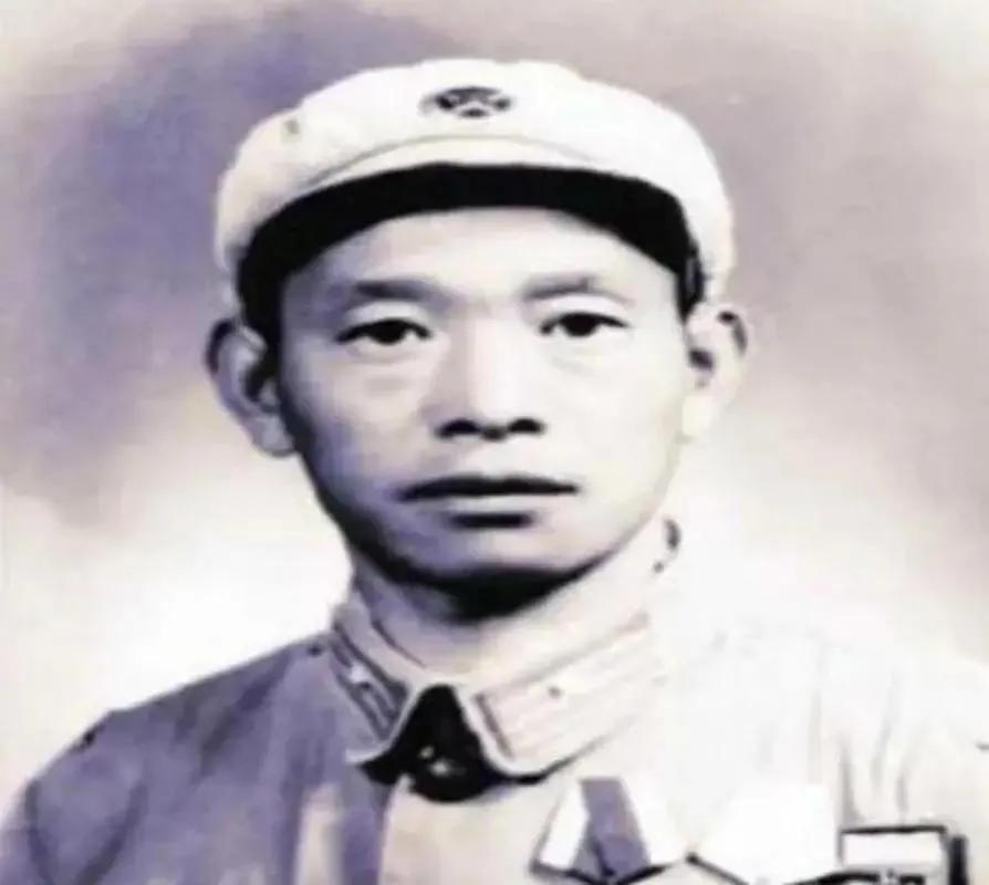 1943年，八路军电台队长刘长生向组织申请结婚，被拒后，他竟带着密码本投敌，司令