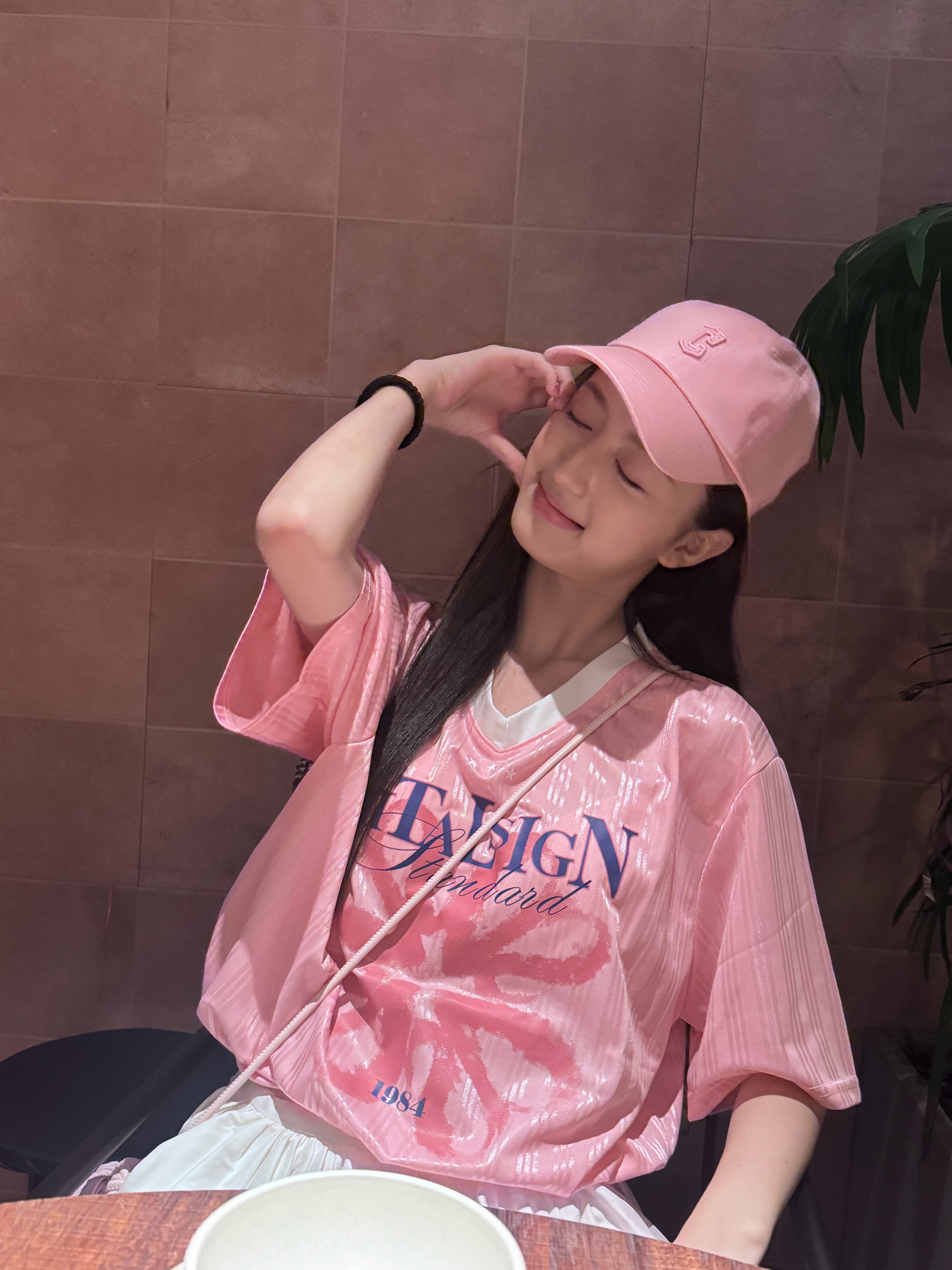 裴佳欣 在复制粘贴的时代，你是手写的诗