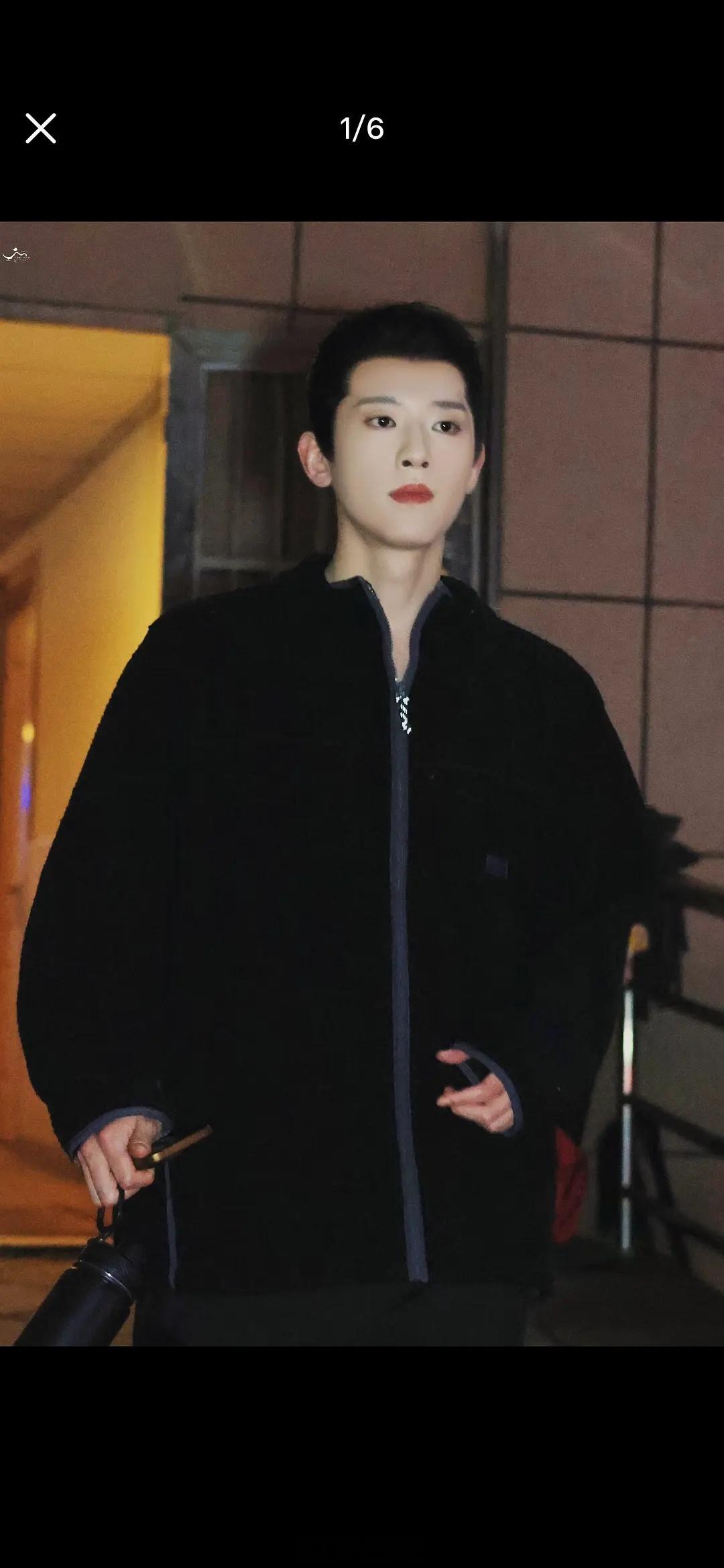 我的老天奶。。。这是谁啊 