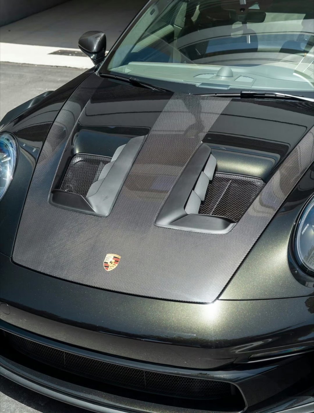 Porsche 992 GT3 RS｜保时捷油漆：Dark Olive Meta