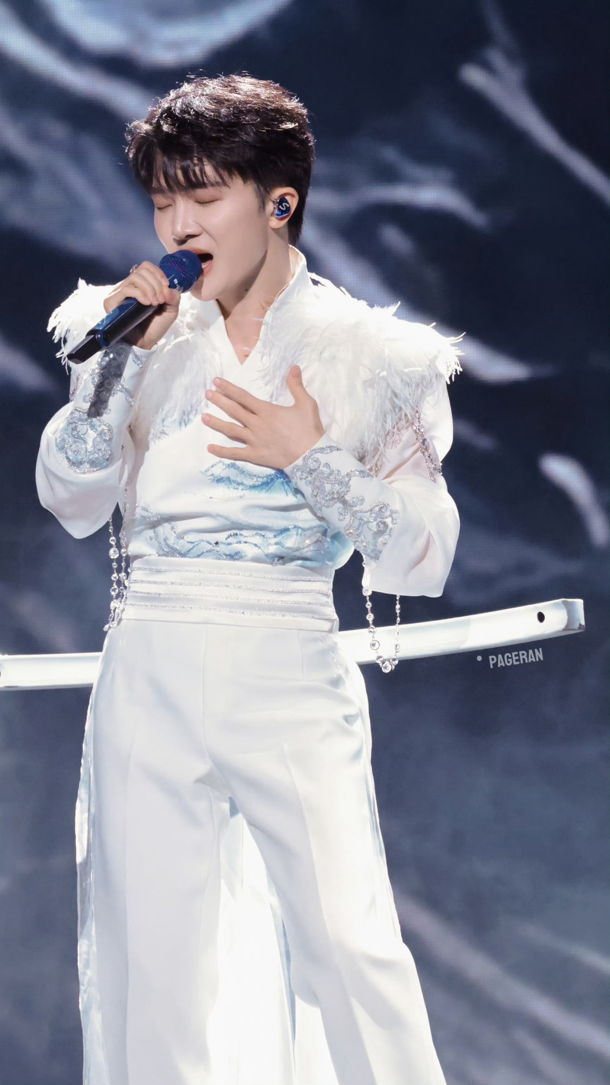 周深阅文ip盛典年度歌手恭喜周深荣获阅文ip盛典年度歌手！努力就会有收获，期待深