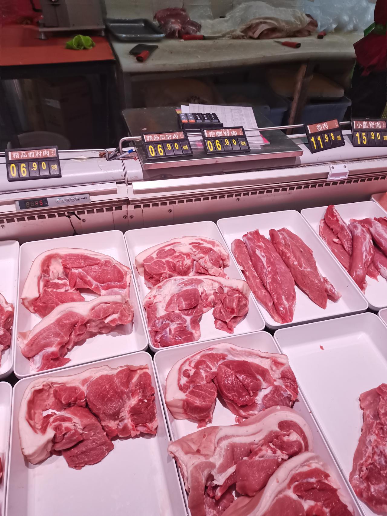 这是猪肉真的便宜了，还是超市做活动，亦或是其他原因？我是搞不明白！