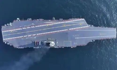 中华人民共和国正式向全世界宣告两件大事：

斯特拉斯堡的电子屏上或许还在跳动着旧