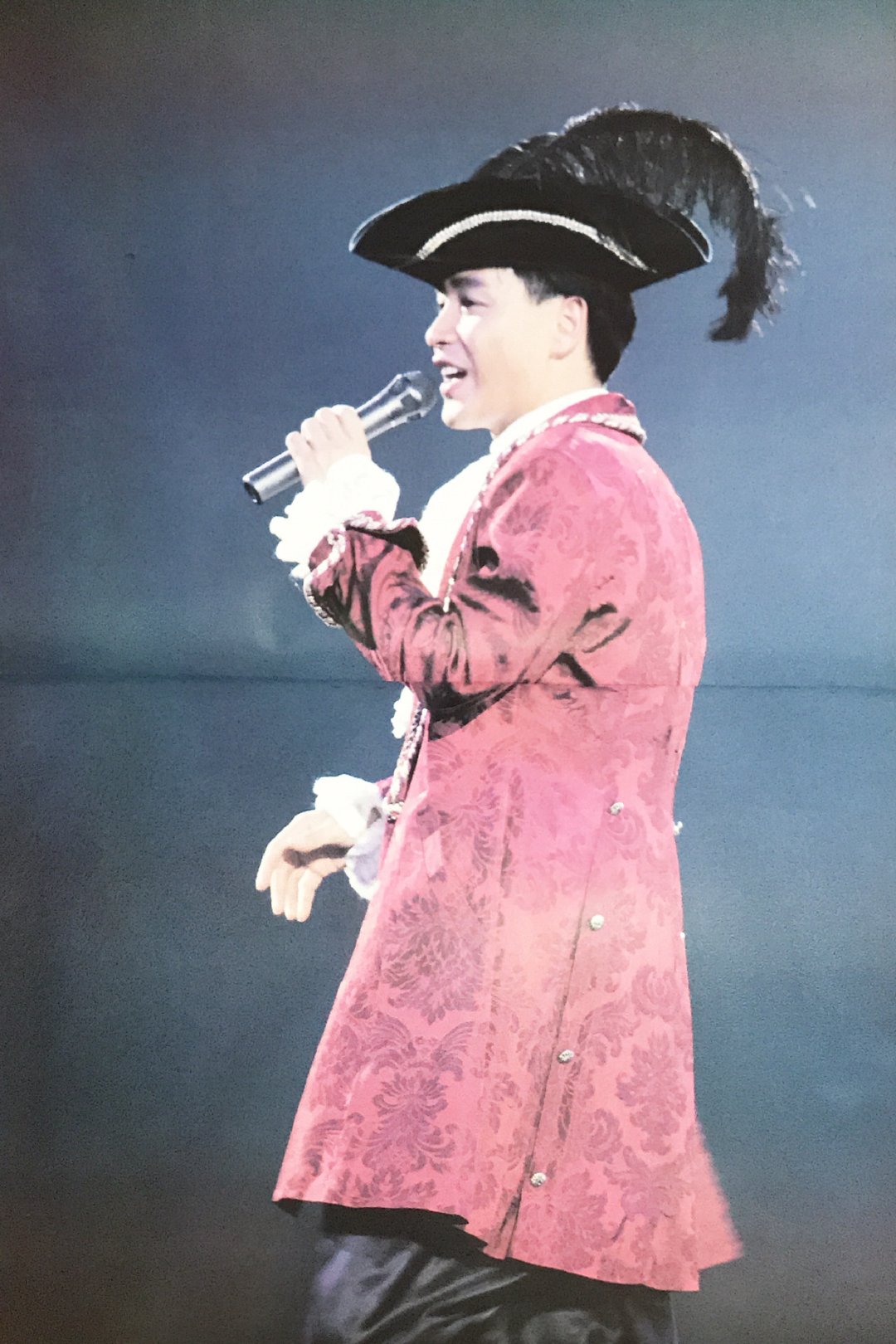 #张国荣[超话]#    【從張國榮二十三想起】（二1988-08-11 文：（