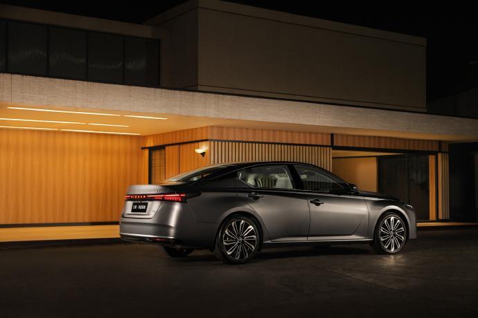 作为燃油智能第一车，不用改变什么，就能体验到当前最好的车机交互，甚至首创了整车终