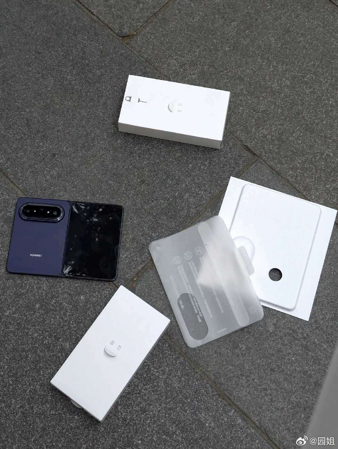 在隔壁看到一个悲伤的故事，事主这个时候什么心情呢？ 