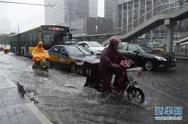 突发！北京暴雨橙色预警升级，四区已现红色