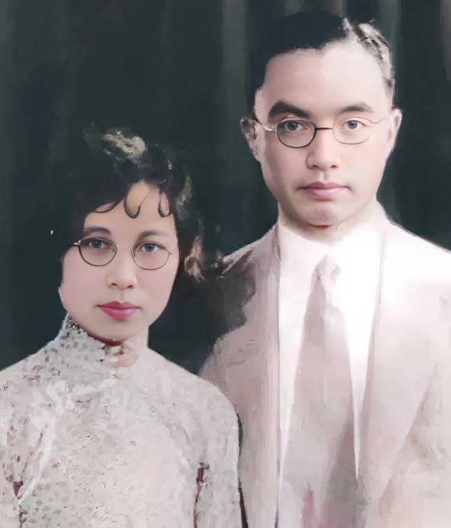 1929年，前妻去世不久，朱自清就对齐白石的徒弟陈竹隐一见钟情，陈竹隐不愿意给他