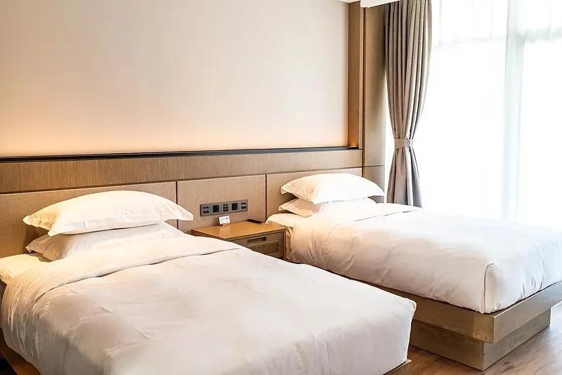 住民宿的注意了！合肥一民宿惊现针孔摄像头专拍床榻，专升本学生隐私遭泄露！
近日，