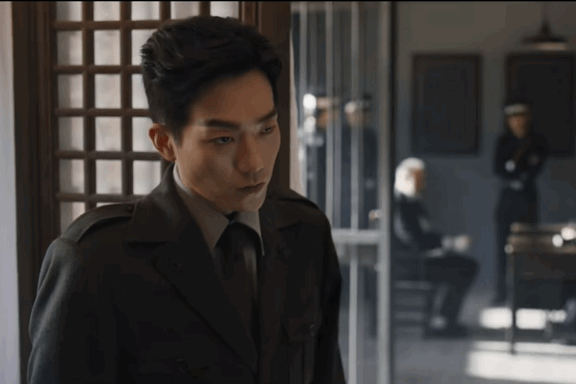 上位者是马思超的舒适区 《京城奇探》里元鸿科长每一个决策都让人信服，因为马思超演