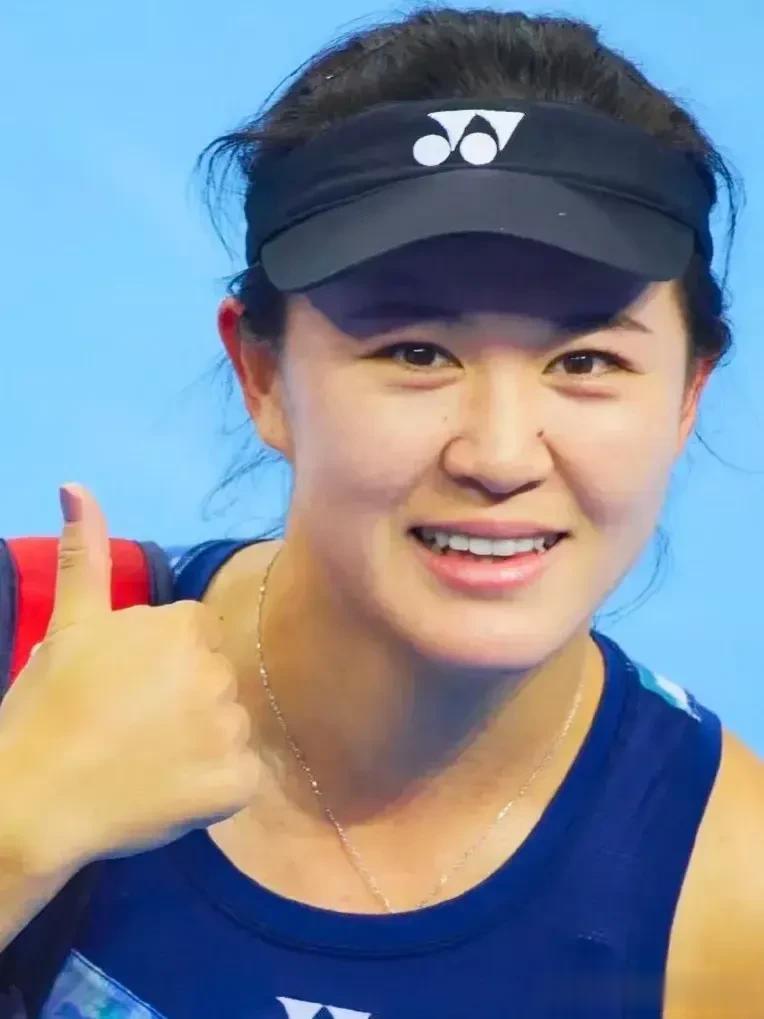 快报:10月27日，WTA珠海超级精英赛，郑钦文对阵前法网冠军、拉脱维亚选手奥斯