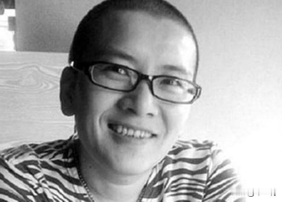 2005年，宁夏姑娘耿兰俊不顾父母反对，做了国内首例“女变男”的手术，当男性器官