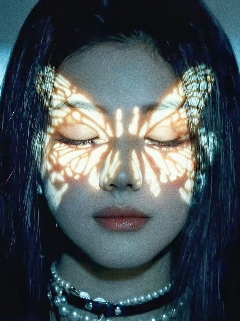 刘浩存镜头里好动人的自然【刘浩存】蝶恋花🦋 