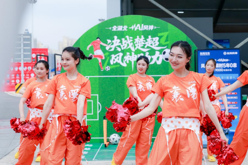 看到这组图片，有么有发现中国化的足球推广之路跟海外的足球强国们很不一样了？比如东
