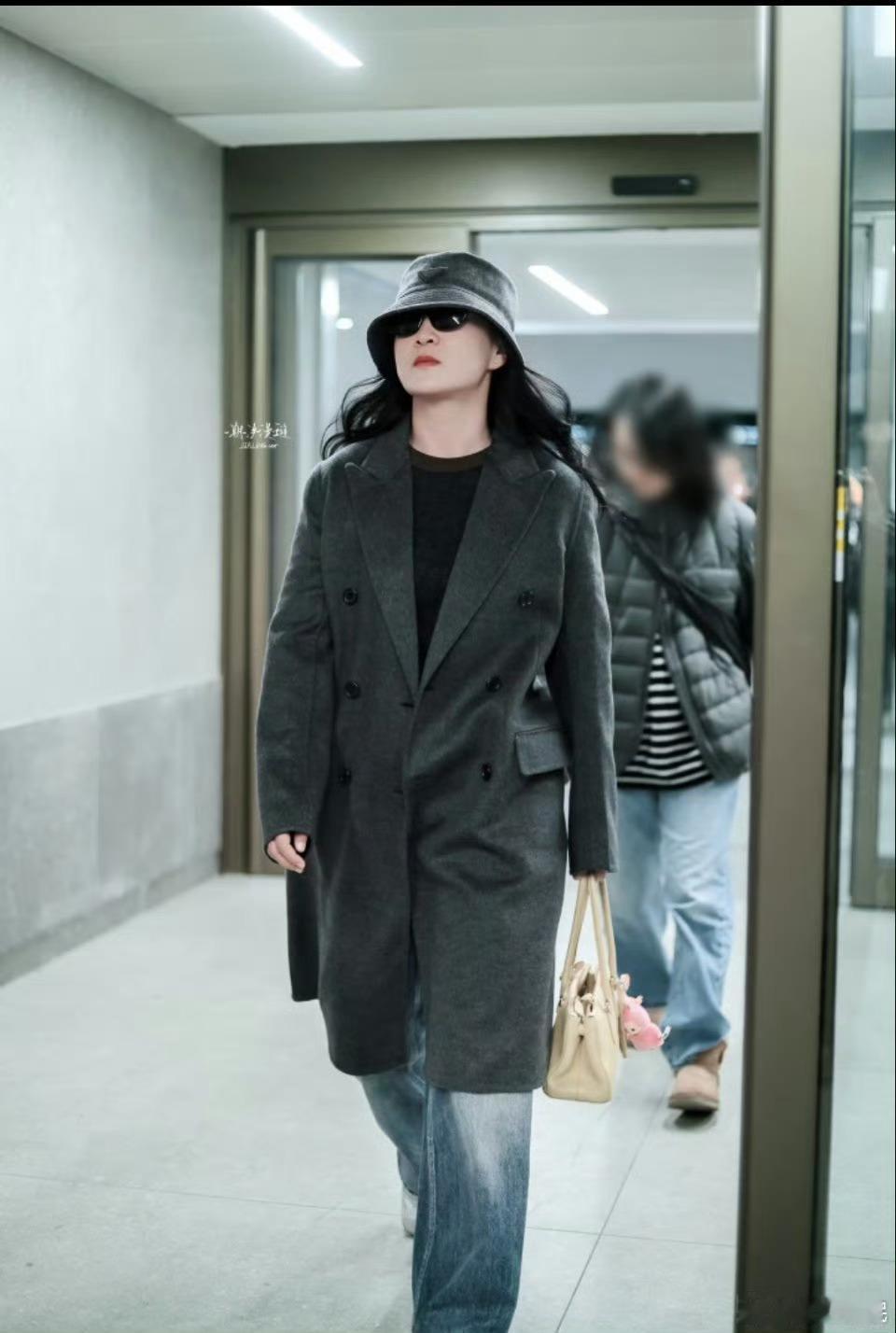 贾玲好瘦啊贾玲出发米兰看秀 贾玲出发米兰，好久不见