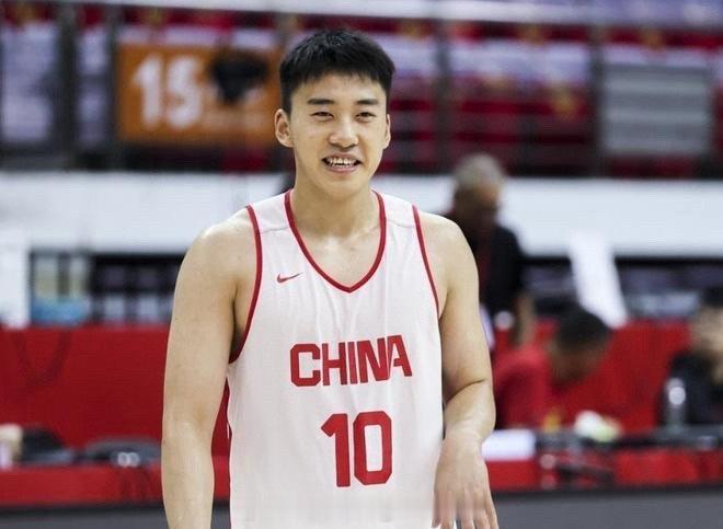目前多家俱乐部正在寻求以青训签约的方式得到锋线王俊杰，2005年4月3出生的王俊