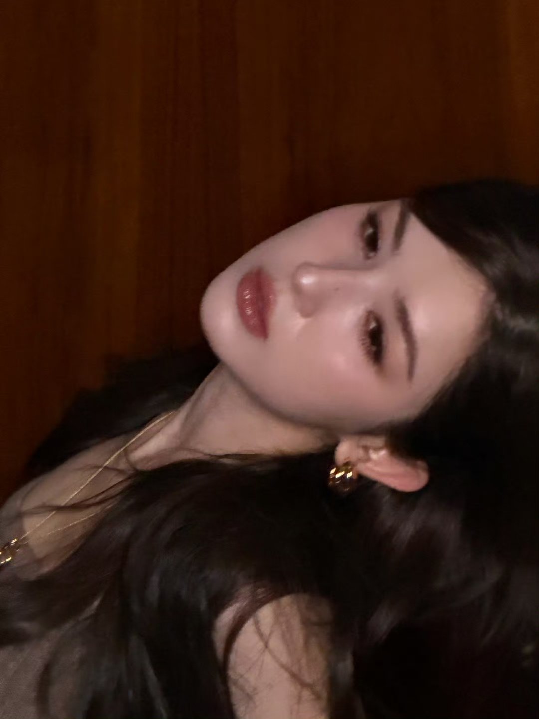 哈妮克孜怼脸野性美 哈妮你美~秋日限定美照~美我一大跳，怼脸大片野性十足[期待]