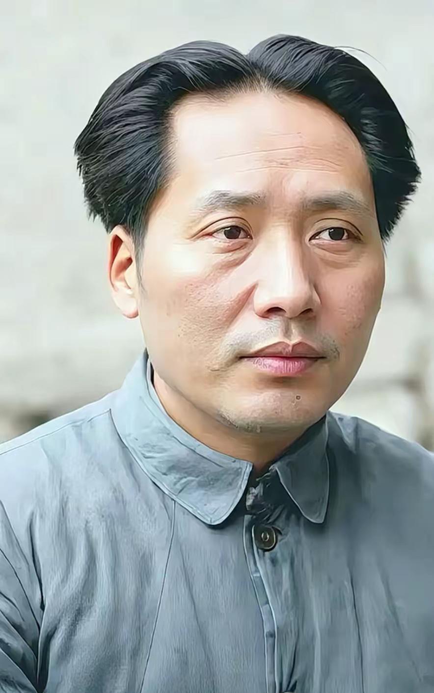 有一种中国帅，名叫毛主席！伟人帅了一辈子，前期英俊帅气，后期磅礴大气！

吃水不