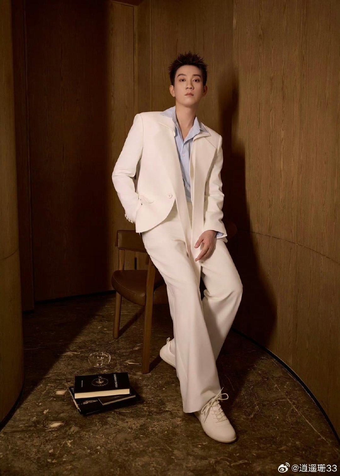 王子奇短短十天完成黑切白这变脸式造型也太绝了，酷哥与温柔王子无缝切换，每款风格都