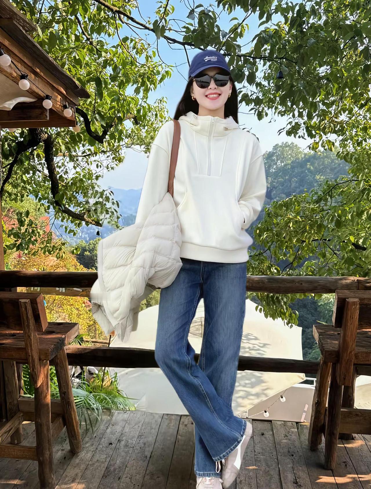 重要的人越来越少剩下的人越来越重要在细水长流的日子里 不说永远 只说珍惜。穿搭 