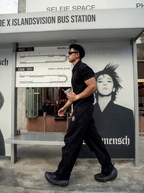 「机能降落伞裤」解锁街头新姿态