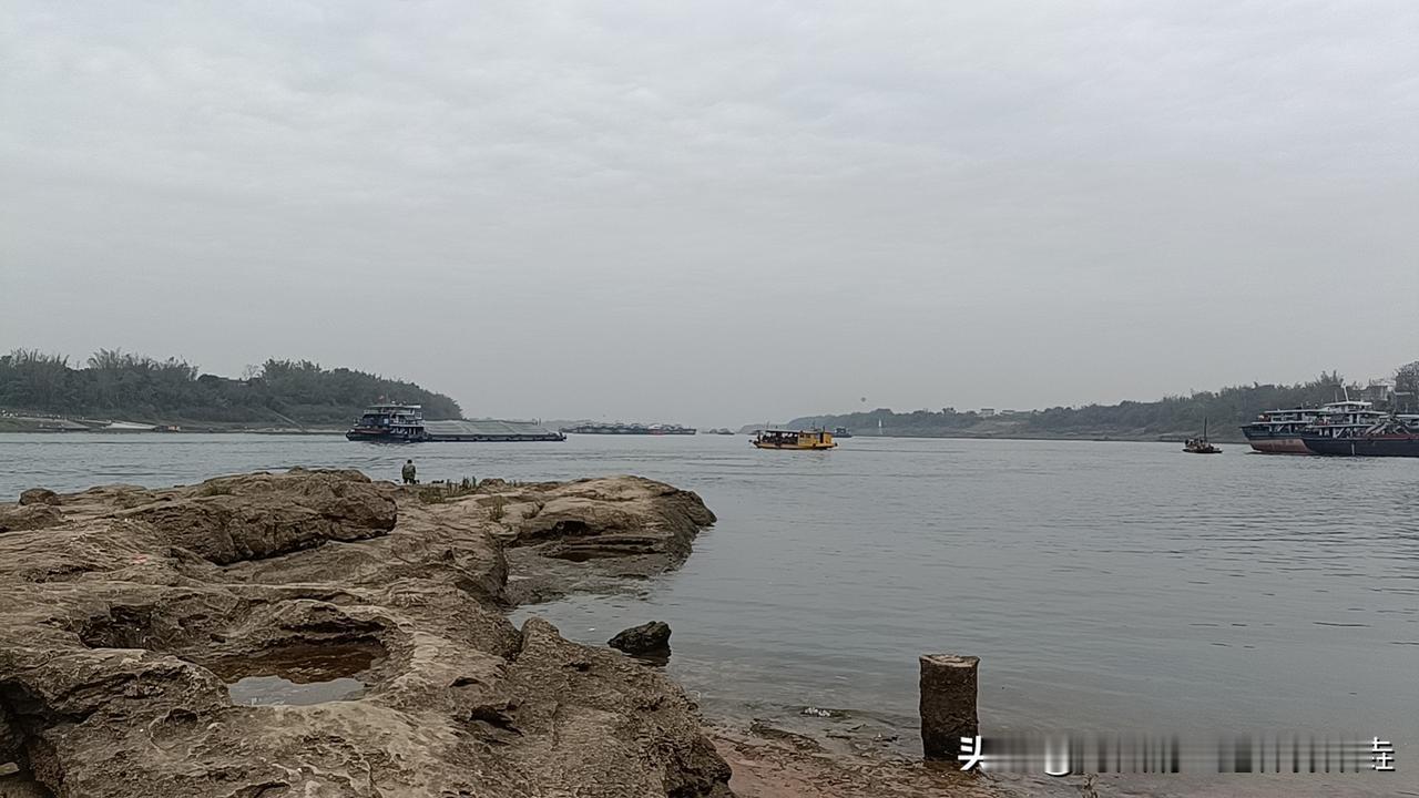 桂平石嘴渡
桂平石嘴，桂平城下游第一个圩镇，
这里的人文故事也不少，
只不过因为