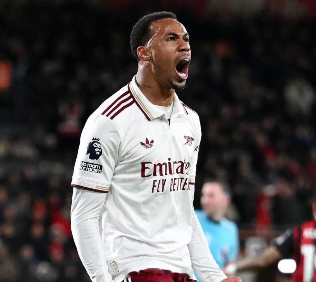 本场之后，加布里埃尔的英超进球已经达到20个，距离阿森纳队史英超进球最多的中卫科