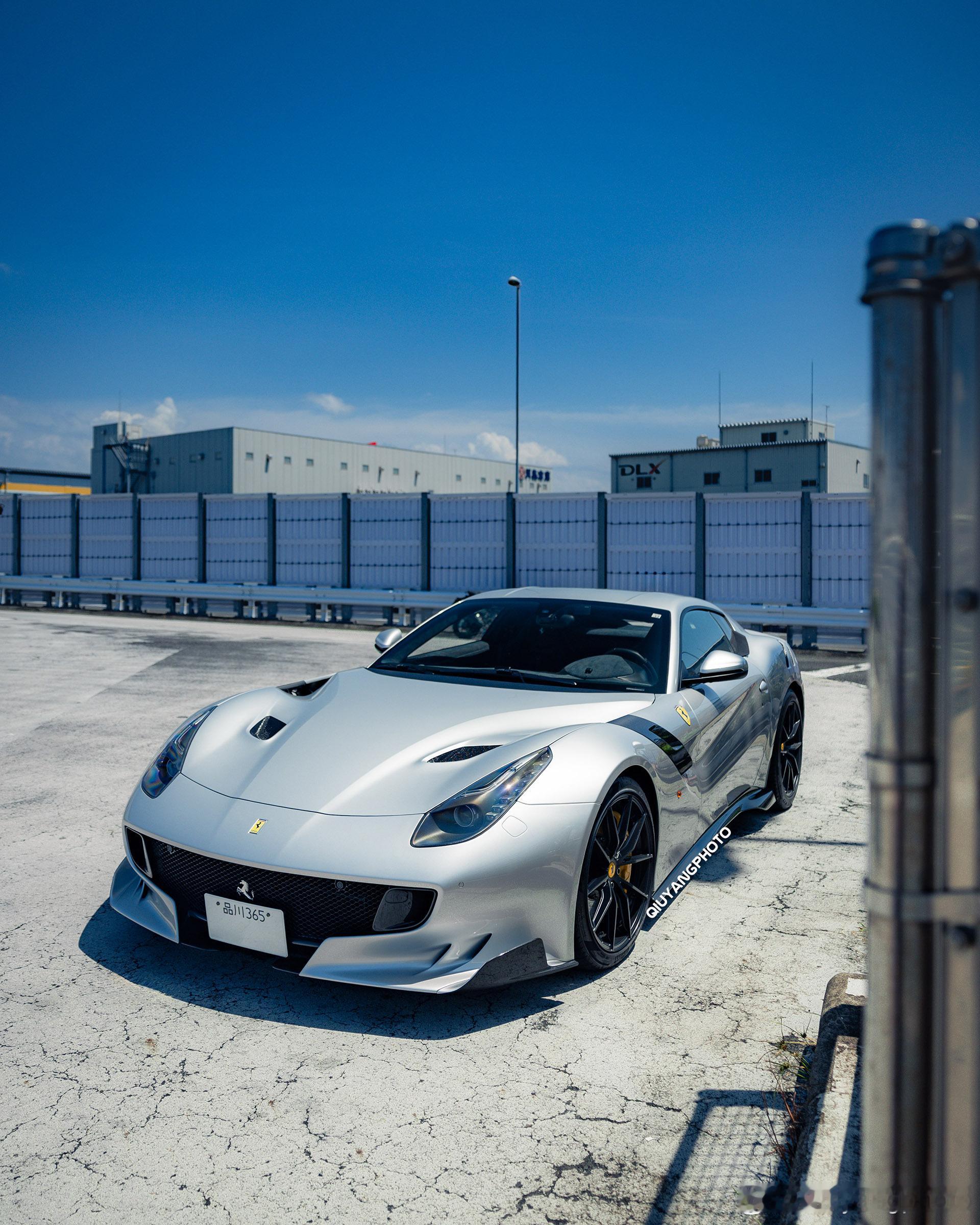 在辰巳PA中的Ferrari F12 tdf cars01豪车拍 干净的Spec