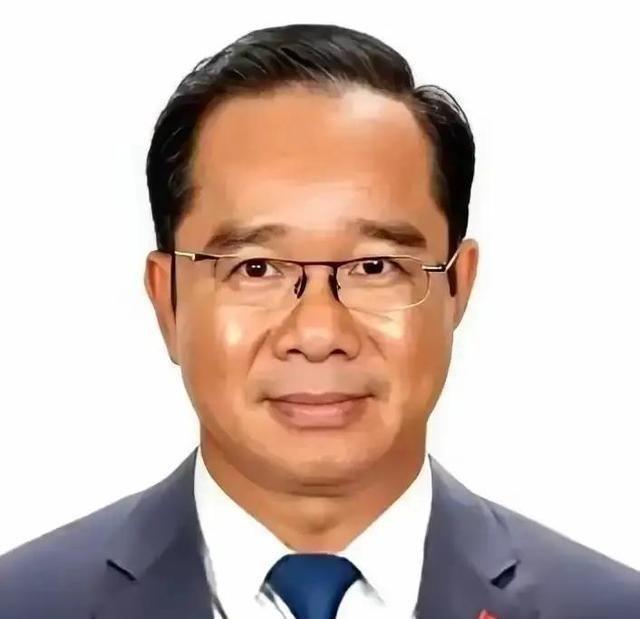 越南一位教授突然在公开场合抛出一句实话：他对中国没啥好感，但不得不承认，在 亚洲