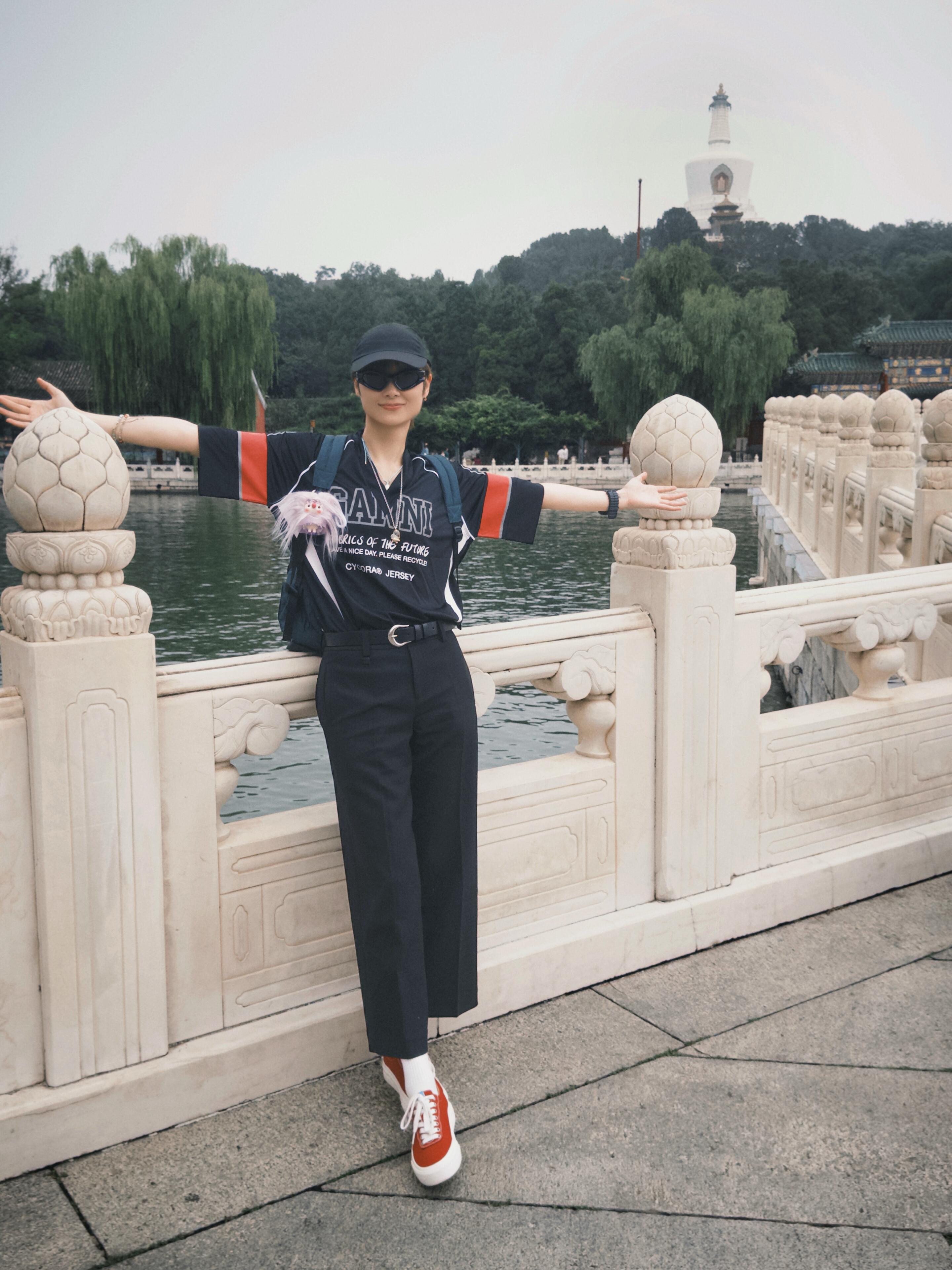 今天也没人告诉我今天吃的这么好啊！一小时一更，真的吃的饱饱的，826感觉到了无比